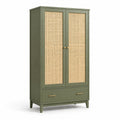 Armario de madera y mimbre verde