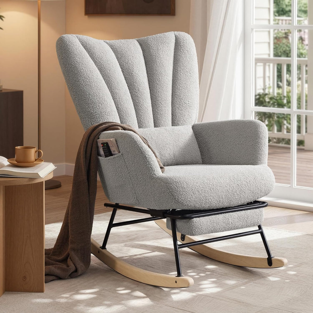 sillón LYY018G101, SONGMICS, para Dormitorio y Salón, Patas de Madera, Gris Paloma LYY018G101, Silla Mecedora, Mecedora con Reposapiés Extraíble